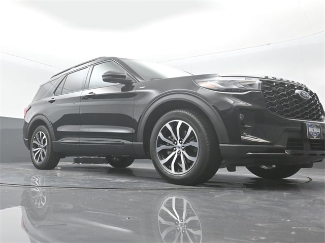 new 2025 Ford Explorer car, priced at $43,615