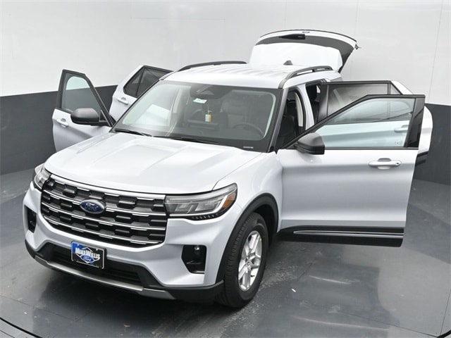 new 2025 Ford Explorer car, priced at $41,620