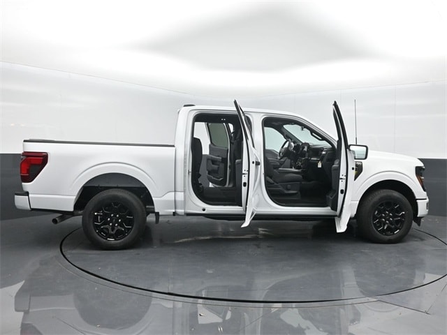 new 2025 Ford F-150 car, priced at $41,751