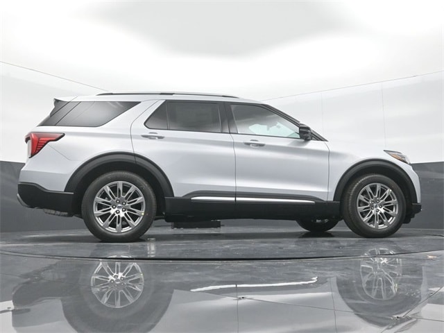 new 2025 Ford Explorer car, priced at $50,345