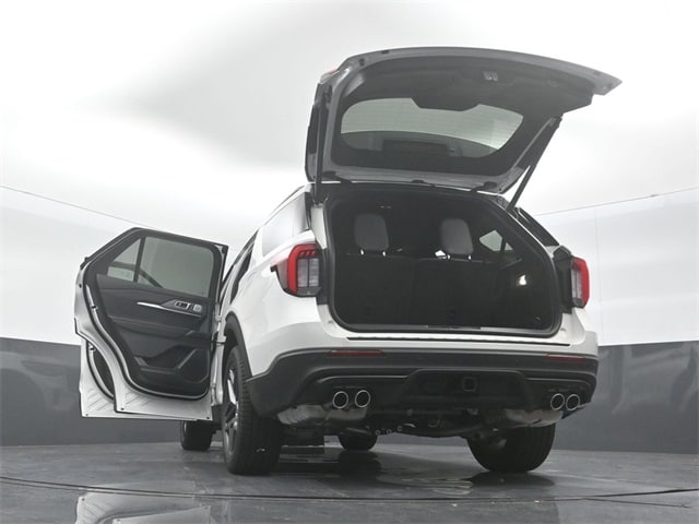 new 2025 Ford Explorer car, priced at $58,155