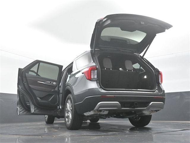 new 2025 Ford Explorer car, priced at $50,195