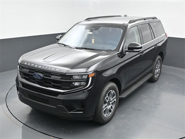 new 2025 Ford Expedition car, priced at $68,210