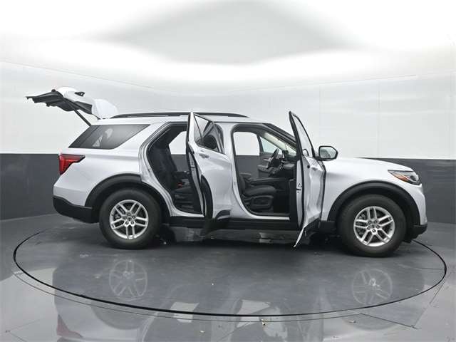 new 2025 Ford Explorer car, priced at $37,645