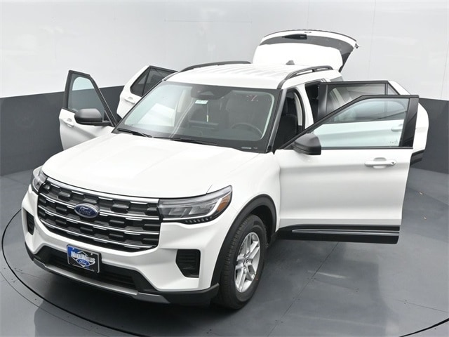 new 2025 Ford Explorer car, priced at $40,245