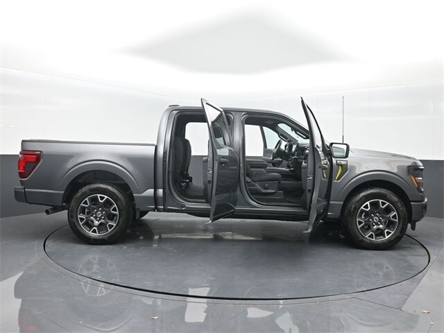new 2025 Ford F-150 car, priced at $43,083
