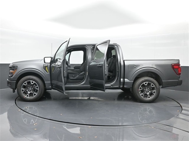 new 2024 Ford F-150 car, priced at $47,045