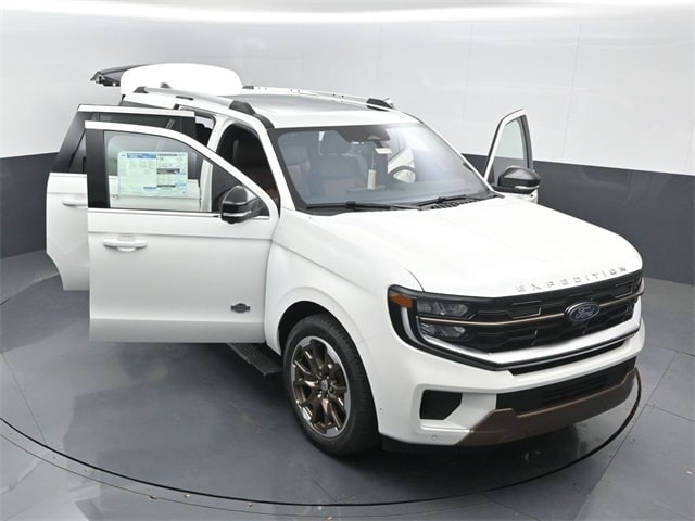 new 2025 Ford Expedition car, priced at $89,845