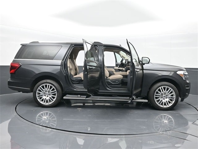 new 2024 Ford Expedition car, priced at $65,300