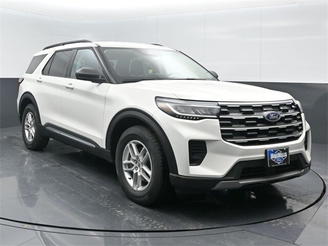 new 2025 Ford Explorer car, priced at $40,245