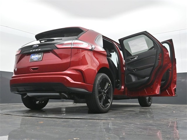 new 2024 Ford Edge car, priced at $40,357