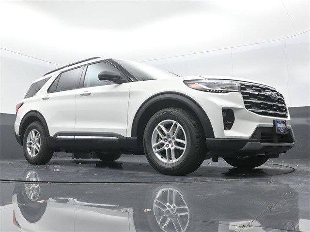 new 2025 Ford Explorer car, priced at $42,105