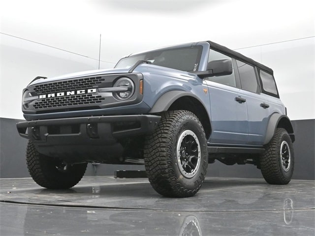 new 2024 Ford Bronco car, priced at $57,305