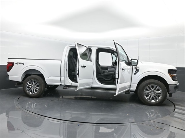 new 2024 Ford F-150 car, priced at $60,885