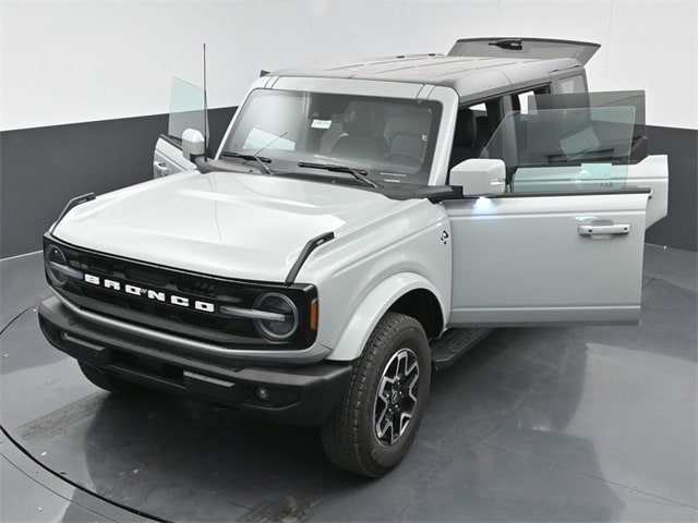 new 2024 Ford Bronco car, priced at $51,755