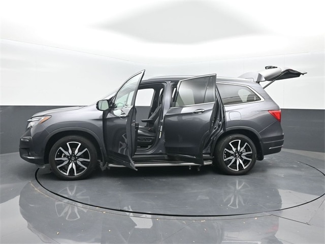 used 2021 Honda Pilot car, priced at $32,189