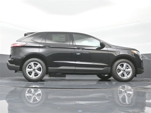 new 2024 Ford Edge car, priced at $33,060