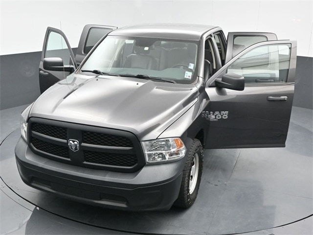 used 2019 Ram 1500 Classic car, priced at $18,554