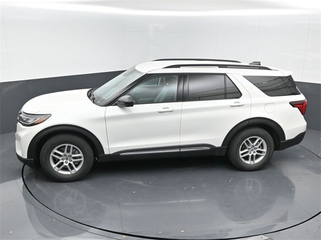 new 2025 Ford Explorer car, priced at $42,105