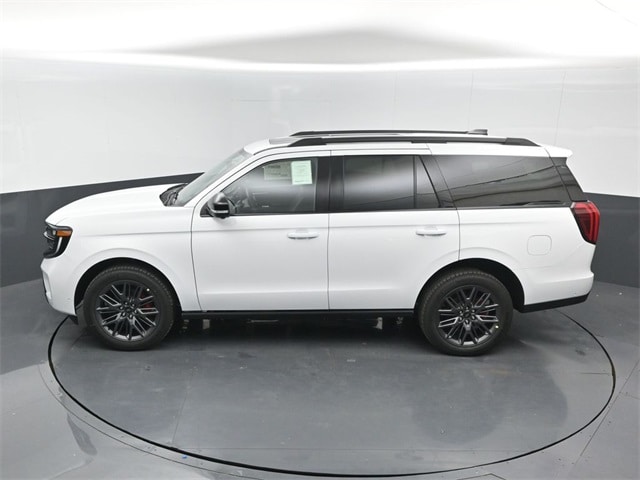 new 2025 Ford Expedition car, priced at $85,230