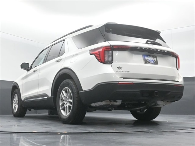 new 2025 Ford Explorer car, priced at $40,245