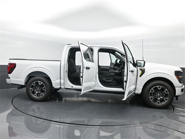 new 2024 Ford F-150 car, priced at $47,045