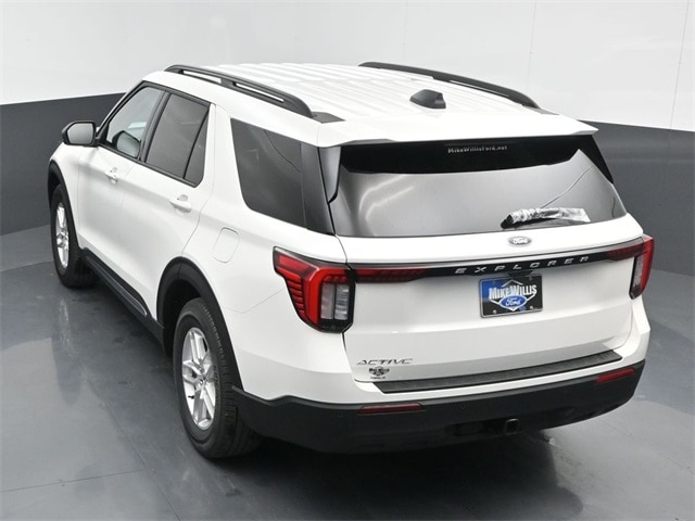 new 2025 Ford Explorer car, priced at $40,245