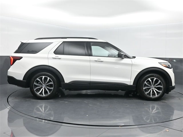 new 2025 Ford Explorer car, priced at $45,005