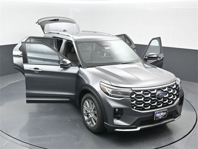 new 2025 Ford Explorer car, priced at $50,195