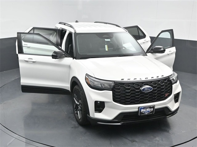 new 2025 Ford Explorer car, priced at $54,660
