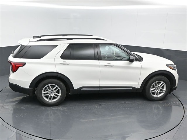 new 2025 Ford Explorer car, priced at $40,245