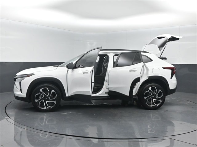 used 2025 Chevrolet Trax car, priced at $24,182