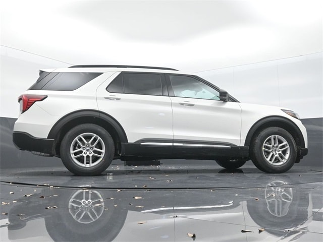 new 2025 Ford Explorer car, priced at $42,105