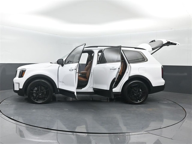 used 2025 Kia Telluride car, priced at $45,668