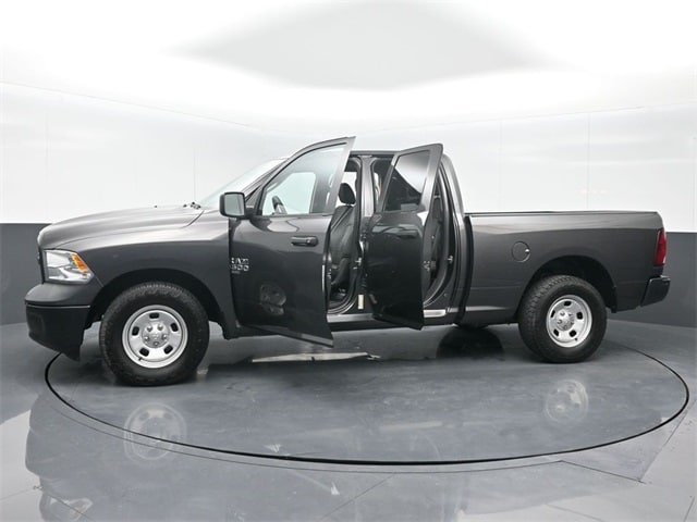 used 2019 Ram 1500 Classic car, priced at $18,554