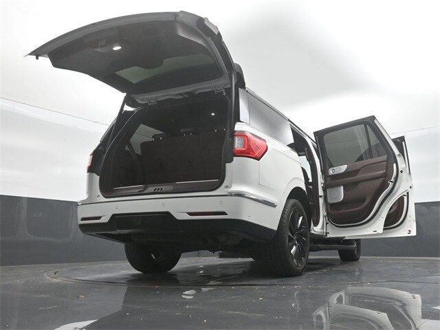 used 2021 Lincoln Navigator car, priced at $48,278