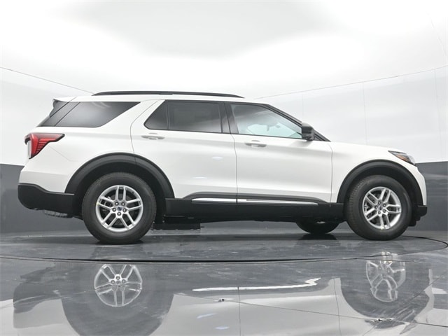 new 2025 Ford Explorer car, priced at $40,245