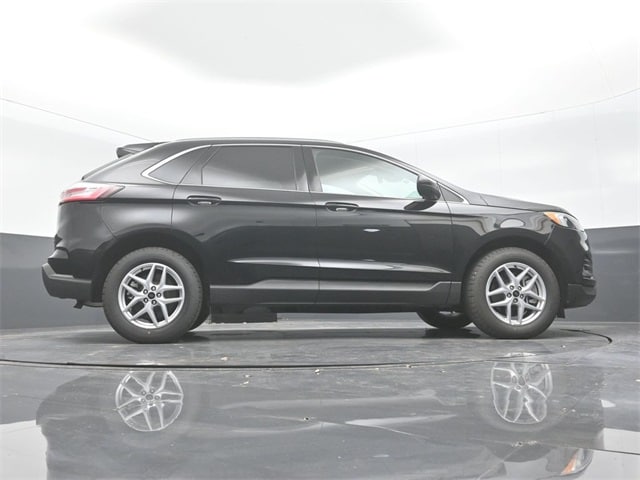 new 2024 Ford Edge car, priced at $35,025