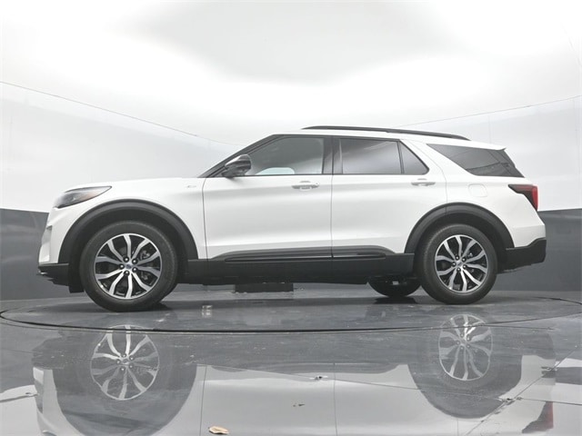 new 2025 Ford Explorer car, priced at $42,885