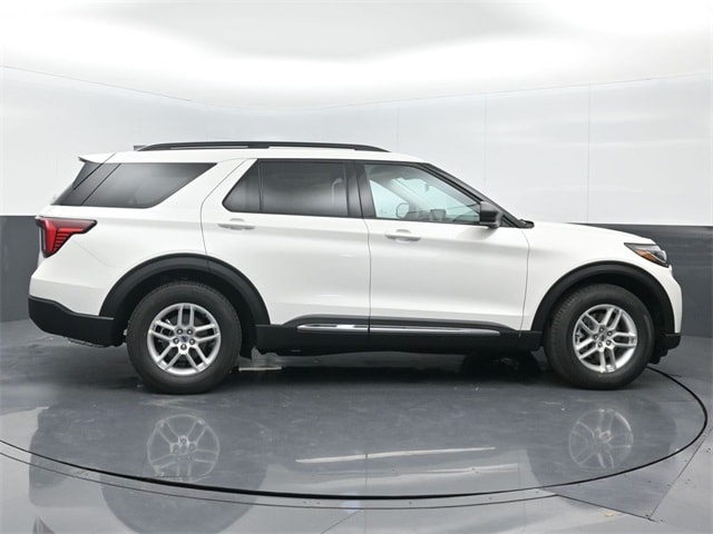 new 2025 Ford Explorer car, priced at $38,745