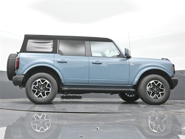 new 2023 Ford Bronco car, priced at $42,425