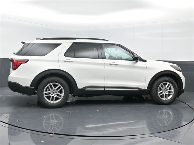 new 2025 Ford Explorer car, priced at $42,105