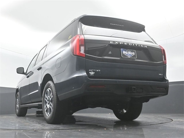 new 2025 Ford Expedition car, priced at $71,705