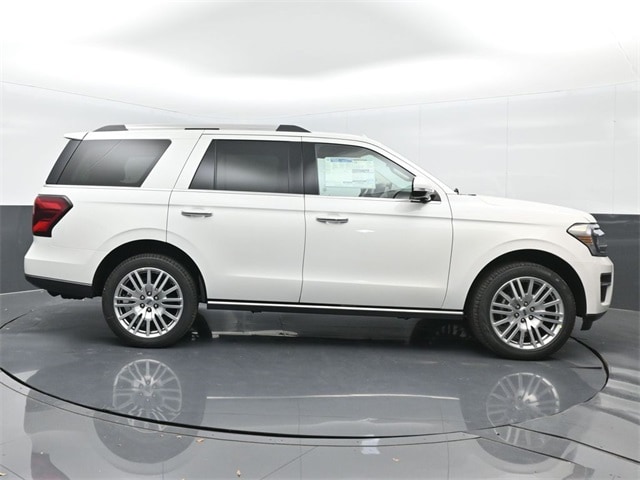 new 2024 Ford Expedition car, priced at $64,395