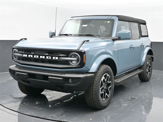 used 2023 Ford Bronco car, priced at $43,254