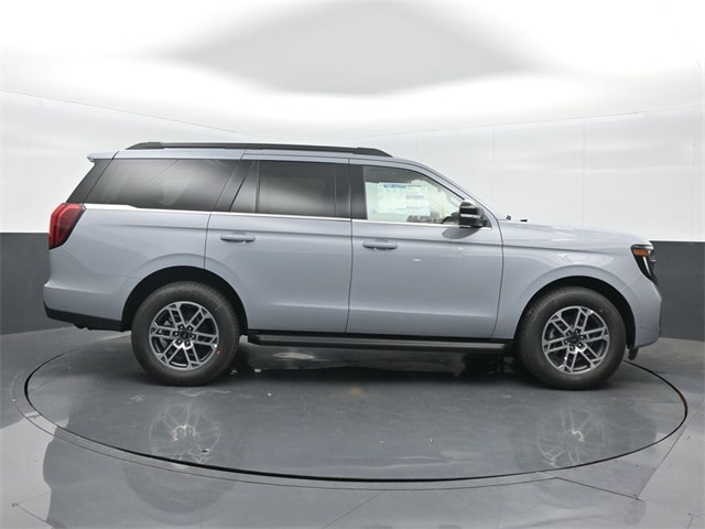 new 2025 Ford Expedition car, priced at $69,205