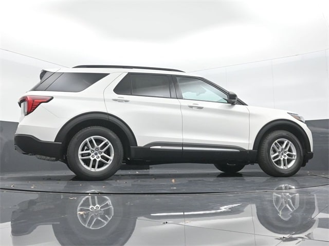 new 2025 Ford Explorer car, priced at $42,105