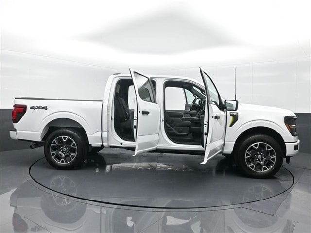 new 2024 Ford F-150 car, priced at $47,372