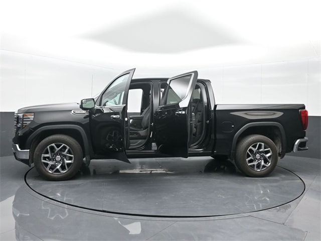 used 2022 GMC Sierra 1500 car, priced at $40,626