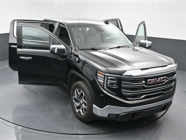 used 2022 GMC Sierra 1500 car, priced at $40,626